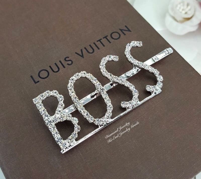 ย้ำ รุ่นนี้งานเกาหลี ไม่ใช่งานจีน งานสวยเนี๊ยบ เพชรวาวค่ะ กิ๊บติดผมงานเพชร CZ แท้ งานเกาหลี กำลังฮิตติดลมบนเลยคร่าาาา ดาราเซเลปติดกันแทบทุกคน เพชรวิ้งกระจาย สาวๆต้องจัดถ้าไม่อยากตกเทรน ^^