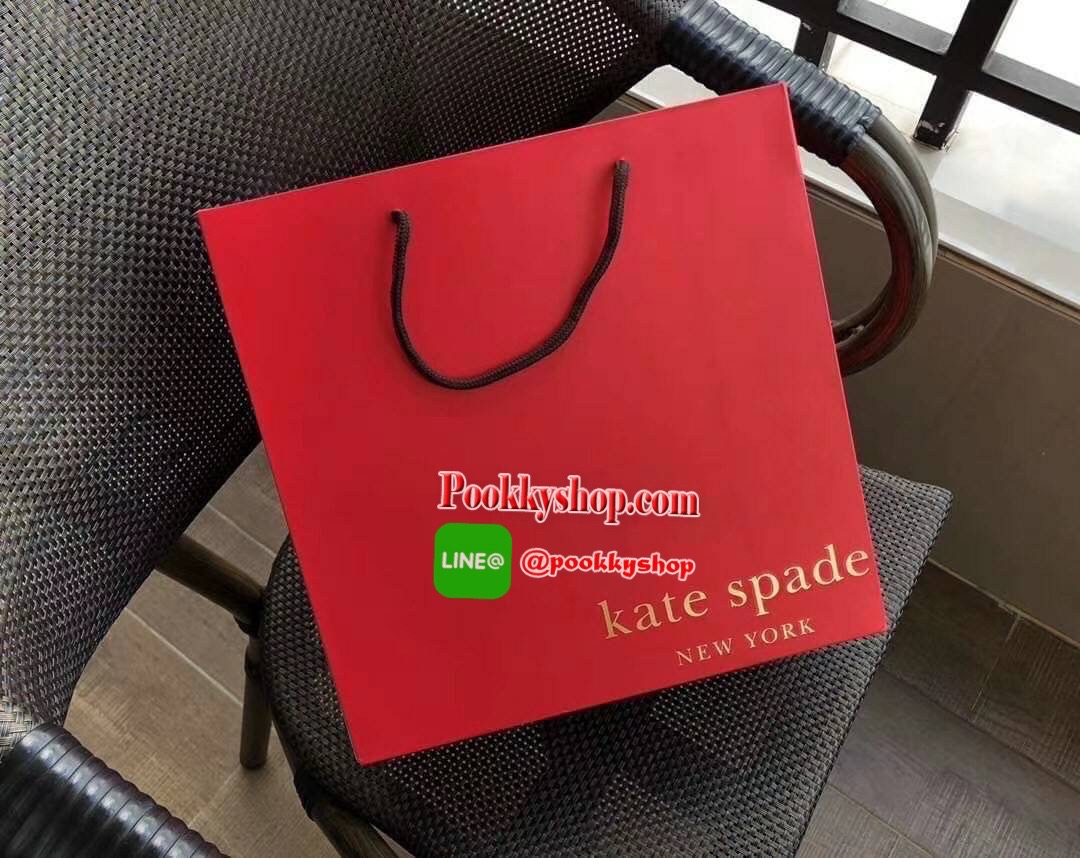 KATE SPADE JOELEY LONG WALLET กระเป๋าสตางค์ใบยาวรุ่นใหม่ล่าสุดหนัง Saffiano สไตล์ PRADA สวยน่าใช้ตัวเนื้อกระเป๋าตกแต่งด้วยกลิทเตอร์ทั้งใบ สวยหรู ภายในมีช่องซิป1ช่อง และช่องใส่บัตรหลายช่อง ใส่เหรียญ บัตรได้เยอะ ตัวจริงสวยน่าใช้มากค่ะ