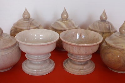 พานหินอ่อน ขนาดสูง 15 เซนติเมตร กว้าง 10 เซนติเมตร