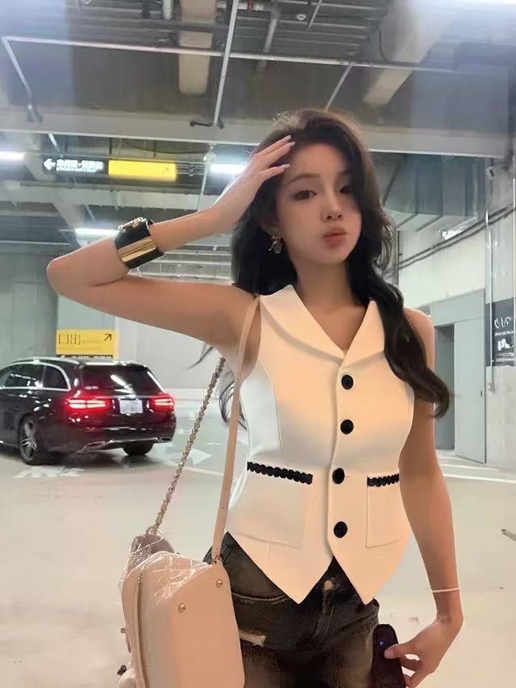 ชุดเซทแฟชั่น ชุดเซต3ชิ้น คุ้มมาก!! เสื้อคอปกสีขาวเนื้อผ้านุ่มอย่างดีมีเทคเจอร์