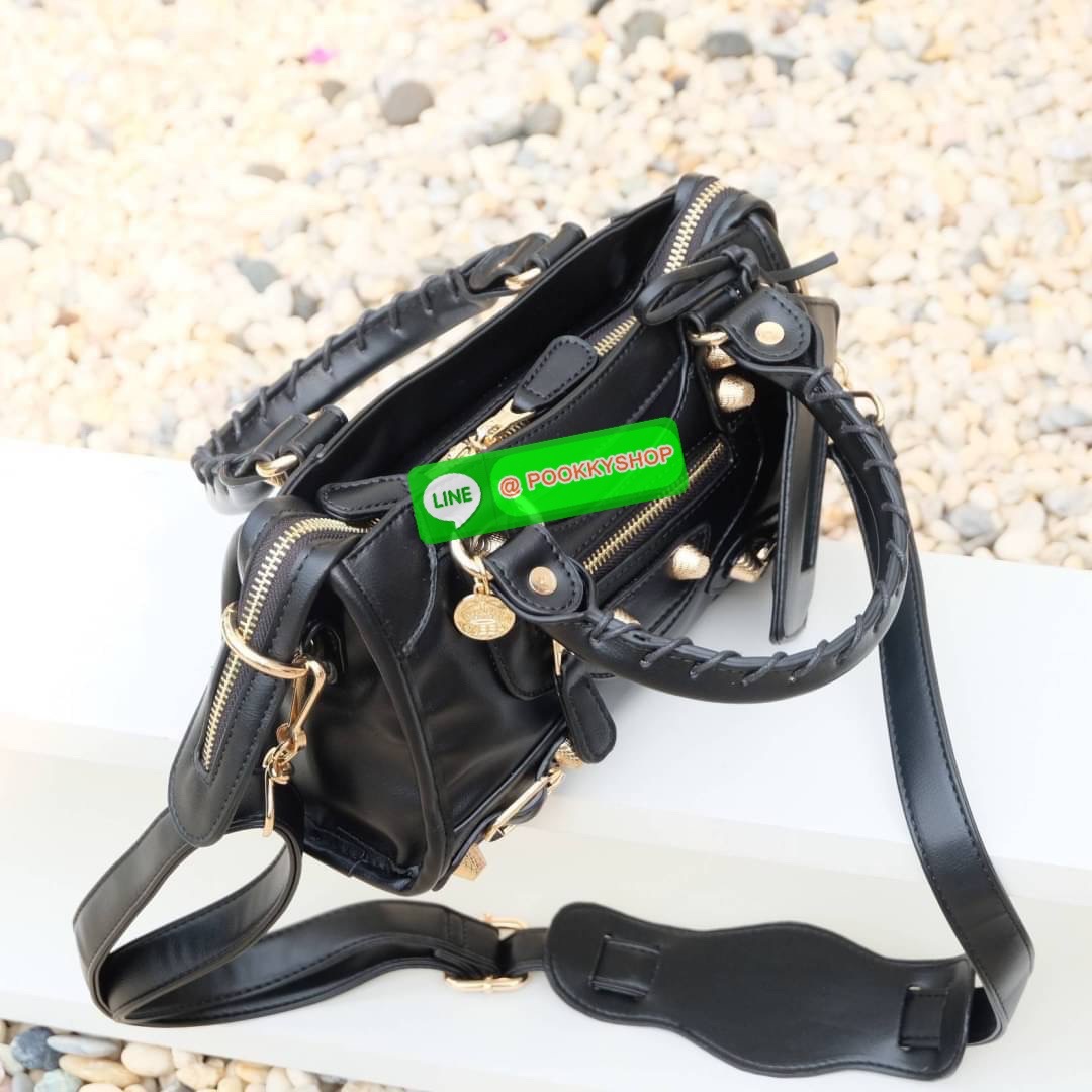 กระเป๋าคุณภาพจากแบรนด์ KEEP ทรงสวย ตอบโจทย์ทุกการใช้งาน รุ่น ‘ Ghaso ‘ > ร่นใหม่ หนัง Microfiber Nano เนื้อดี นิ่มมาก ทนทานกว่าเดิม >น้ำหนักเบา ใส่ของจุ >ถือสะพายเข้าง่ายกับทุกชุด