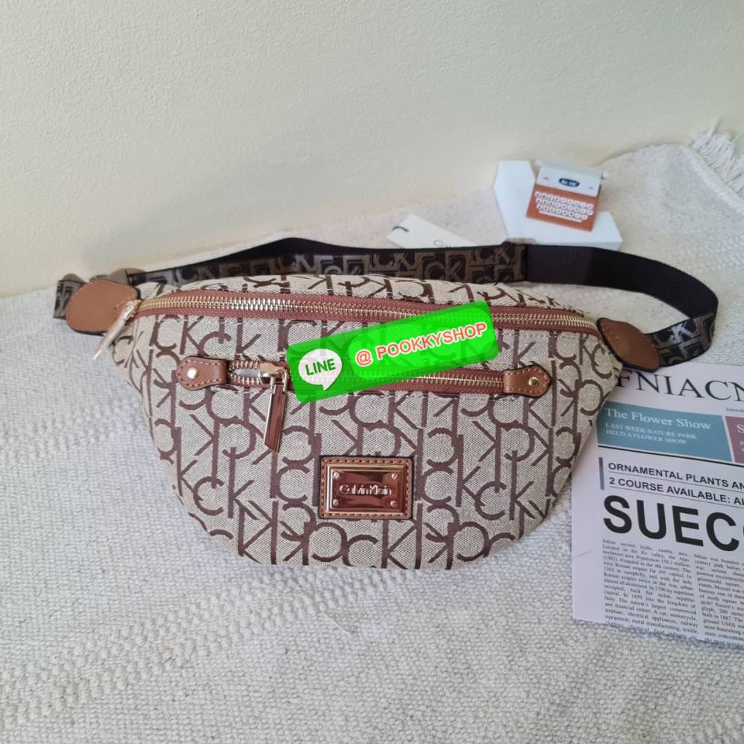 Ck คาดอก คาดเอว สุด cool มาเสิรฟ์ 3 สีสวยๆ เลย ใส่ของได้ถึง 2 ช่องด้วยกัน สายปรับระดับได้เยอะมากค่ะ