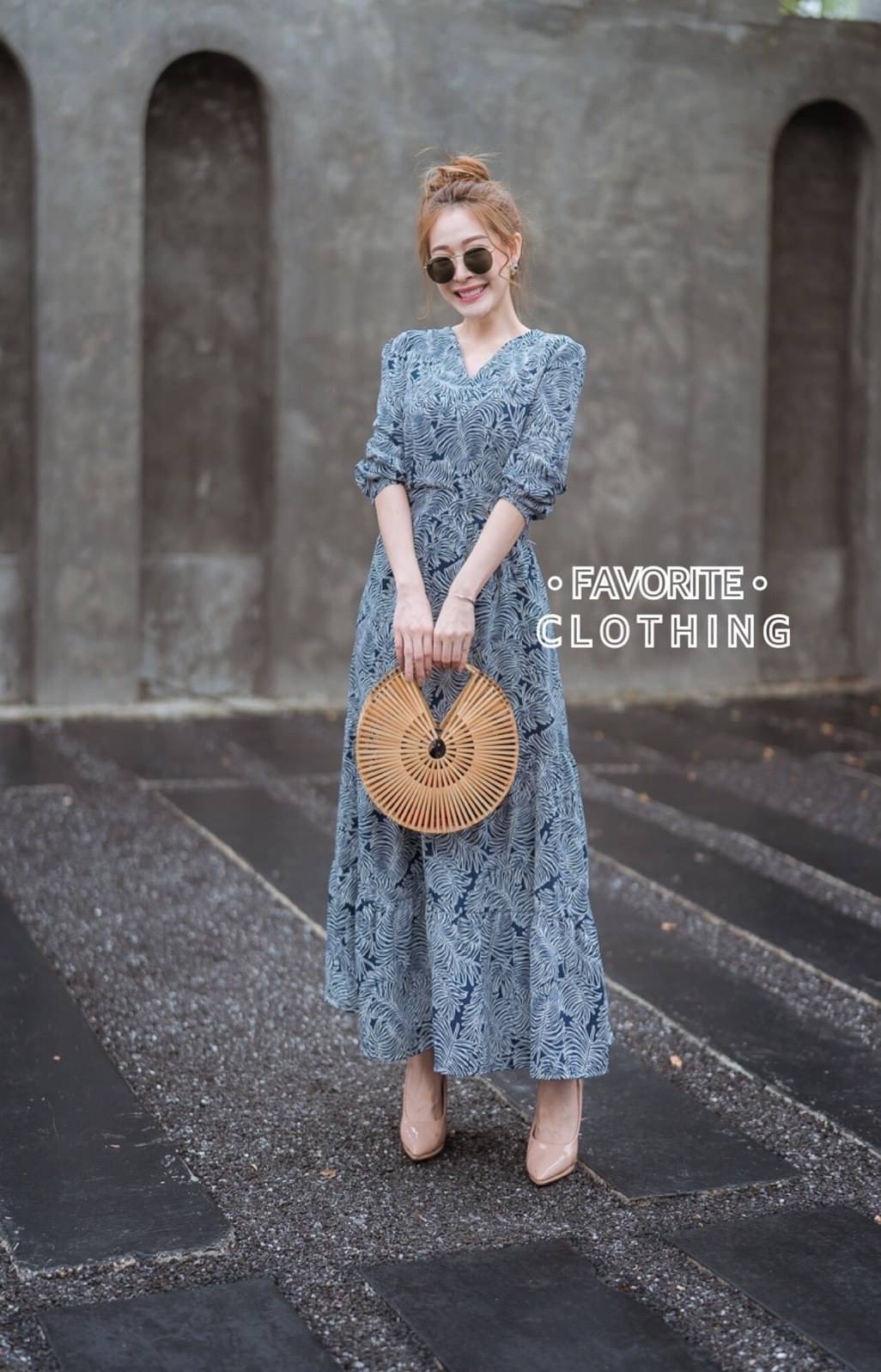 รอบ5มาแล้วค่าาา!!!! ❣️แม็กชี่เดรสคอวี❣️ แม็กชี่เดรสลายดอกคอวีแขนยาว ผ้าพิมพ์ลายดอกคมชัด งานสม็อคเอวด้านหลัง งานจริงสวยมากๆค่ะ แพทเทิร์นสวย ผ้าใส่สบายสุดๆ สาวๆตัวเล็กตัวใหญ่ใส่ได้หมดจ้า รีบจัดด่วนๆเลยน๊าาา