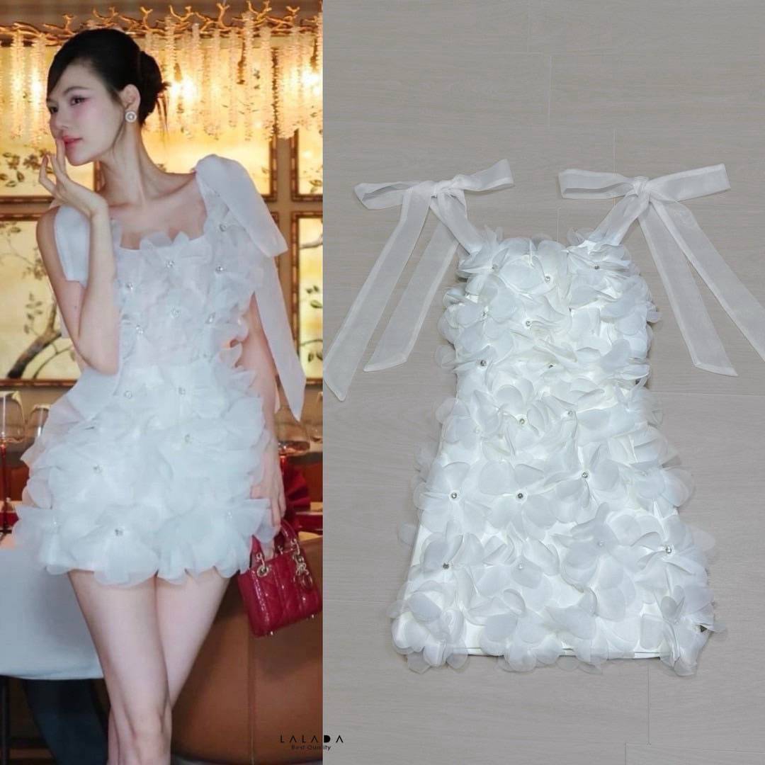 เดรสแฟชั่น มินิเดรสสีขาว ปักดอกไม้ 3D สวยหรู ละมุนมากค่ะ