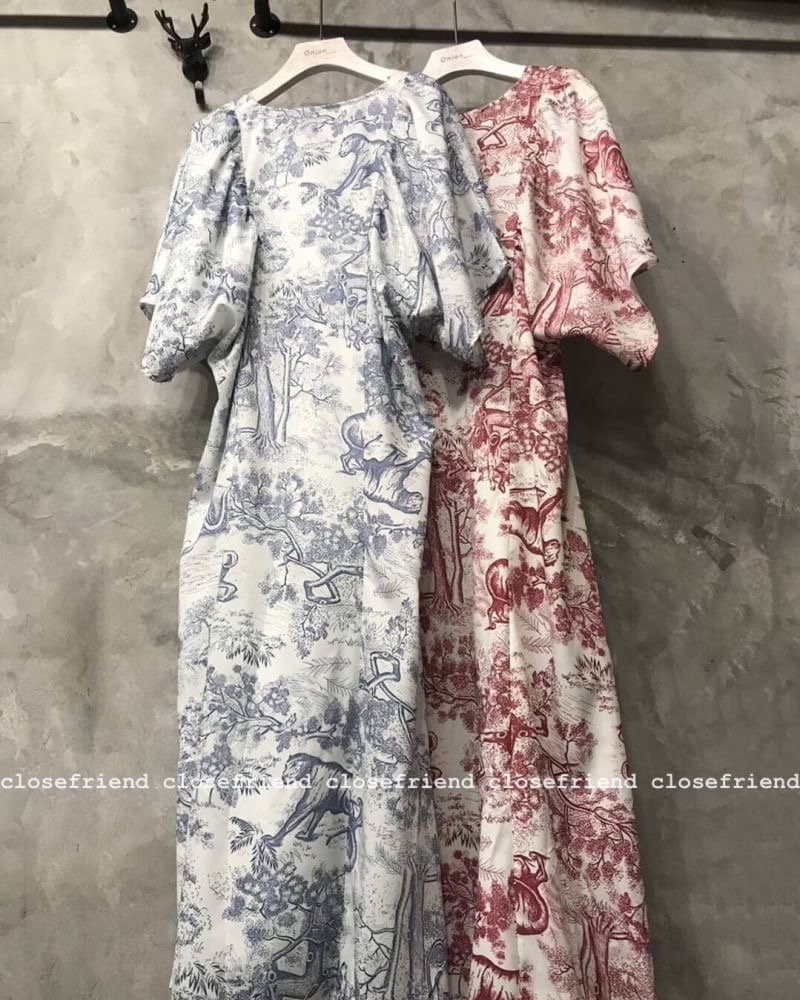 New! เดรสDior ทรงสวยหรู ใส่สลับหน้าหลังได้ค่ะ ใส่ออกงานก้อเลิศหรือใส่เดินเล่นชิวๆสวยสบัดพริ้ว ใส่สบาย ผ้านิ่ม คาดเข็มขัดดูสวยชิคขึ้นไปอีกกก^^