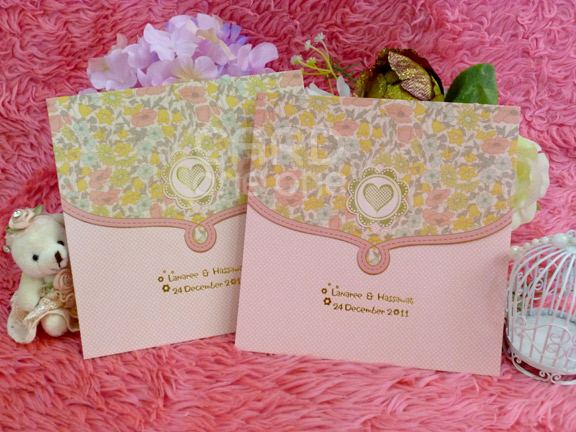 การ์ดแต่งงาน การ์ดน่ารัก แนวตั้ง 3 พับ