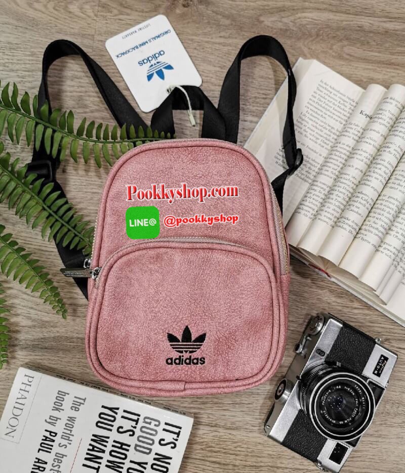 Don’t Miss! NEW ARRIVAL! ADIDAS MINI BACKPACK กระเป๋าเป้สไตล์ Sport ขนาดมินิ กำลังน่ารัก น้ำหนักเบา หนังสวยอยู่ทรงด้านหน้ามีโล้โก้และช่องซิป เปิดปิดด้วยซิปสะดวกใช้ หัวซิปแบรนด์ ภายในมีโลโก้และช่องใส่ของ มีหูจับถนัดมือ สายสะพายเลื่อนปรับระดับได้ ไอเท็มใหม่