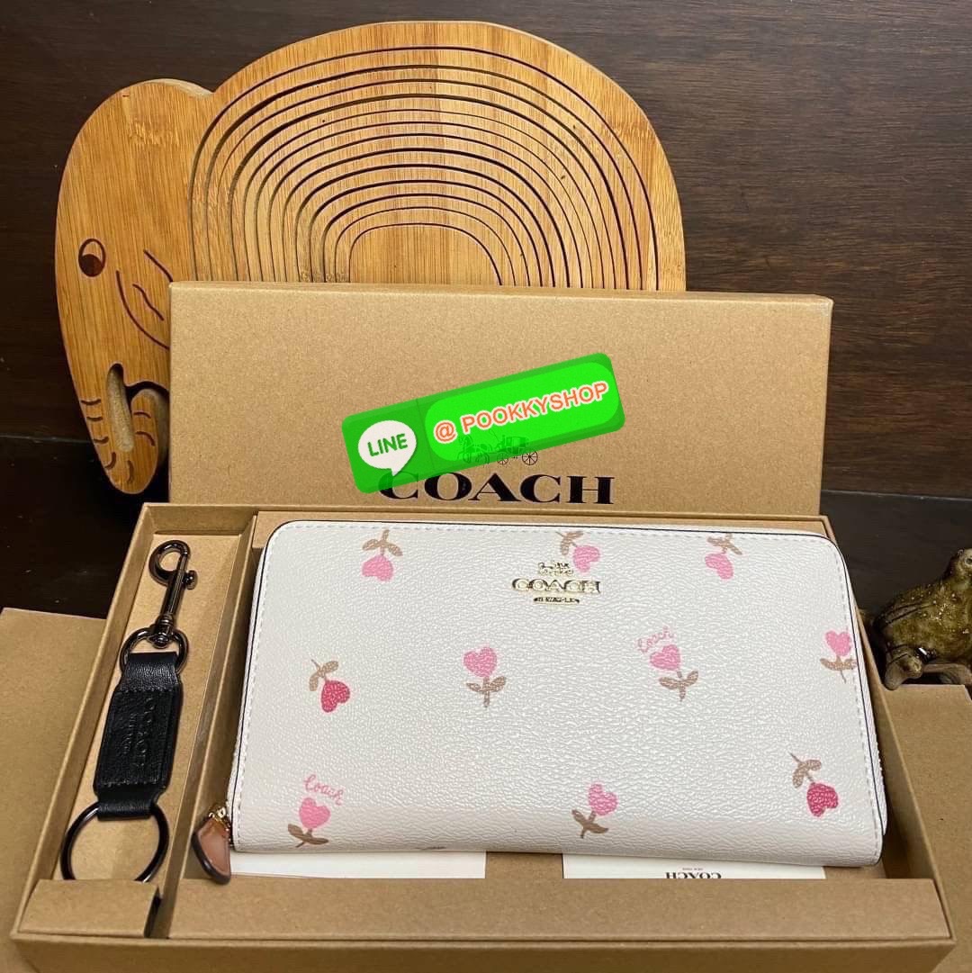 COACH ACCORDION ZIP WALLET IN SIGNATURE CANVAS กระเป๋าสตางค์ใบยาว ซิปรอบ ใช้งานง่าย ด้วยฟังค์ชั้น ด้านใน ใส่บัตรได้จุใจ มีช่องซิปใส่เหรียญตรงกลาง โดนใจหลายๆคนไปเรียบร้อยและคลาสสิค เรียบหรูดูแพงตลอดกาล ยกให้รุ่นนี้เลย
