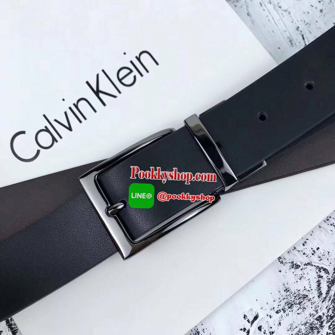 CALVIN KLEIN BELT AND BUCKLE SET เซตเข็มขัดหนังวัวแท้คุณภาพดี ในเซตประกอบด้วย หัวเข็มขัดโลหะ 2 หัว 2 แบบ พร้อมกับเข็มขัดหนังเรียบ 1 เส้นที่สามารถใช้ได้ทั้ง 2 ด้านสีดำสลับน้ำตาล สวยน่าใช้มากๆค่ะ
