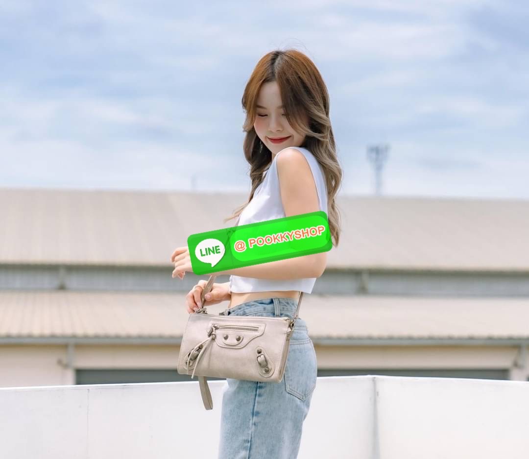 กระเป๋า 𝗖𝗥𝗢𝗦𝗦 𝗕𝗢𝗗𝗬 & 𝗖𝗟𝗨𝗖𝗧𝗛 𝗕𝗔𝗚 รุ่นขายดีเข้าเพิ่มตามคำเรียกร้องค่า รอบนี้ ทำสีออกมา 2 สีโทนเย็นตัดกับอะไหล่สีด