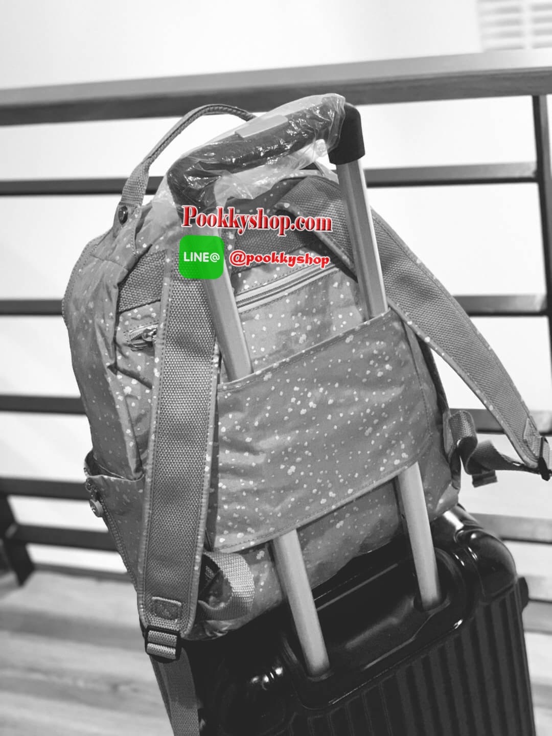 (คล้องเข้ากับกระเป๋าเดินทางได้) Kipling Micah Backpack กระเป๋าเป้สะพายรุ่นใหม่จากkipling ที่มีช่องซิปใช้งานรอบด้าน วัสดุpolyester100% น้ำหนักเบา สายปรับได้ฟรีไซส์เพื่อความคล่องตัว ด้านข้างใส่ขวดน้ำและขยายช่องได้ ภายในกว้าง มีช่องสำหรับใส่โน้ตบุ้ค เป็นกระเ