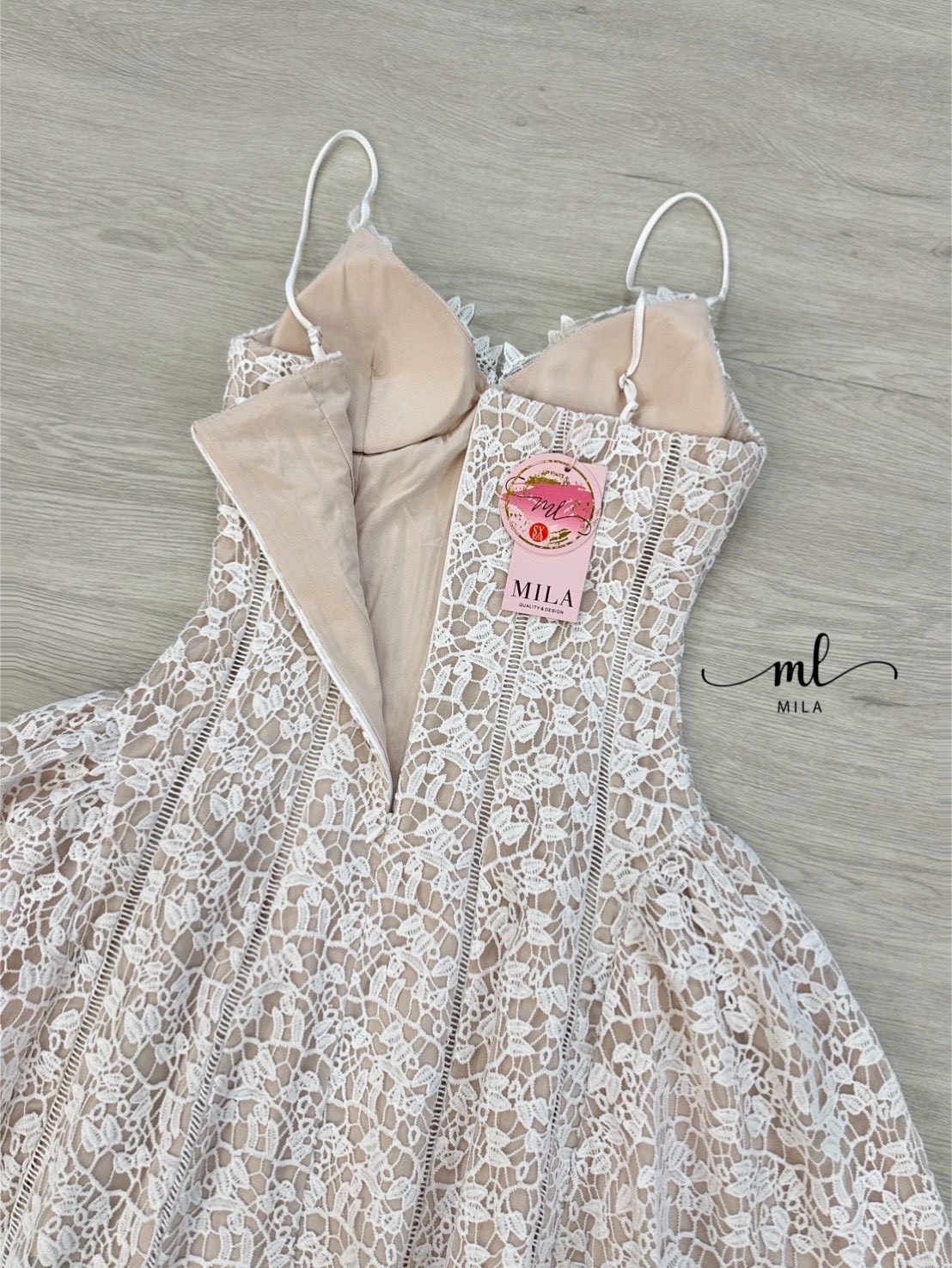 เดรสแฟชั่น เดรสลูกไม้ตัวนี้คือความเจ้าหญิงสุดดด! ใส่แล้วสวยละมุนขั้นสุด