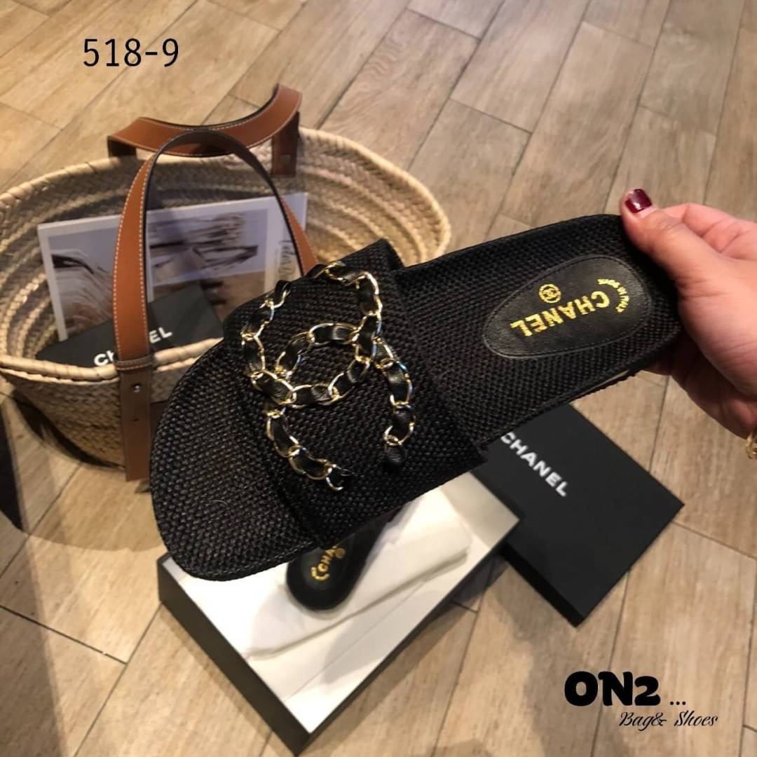 รองเท้าแตะchanel หน้าแต่ง อะไหล่โซ่รอย cc สวยมากค่ะ ผ้ากระสอบ collection ใหม่ เพิ่มความ ชิคไปอีก ภายในบุนวม ใส่สบายมาก