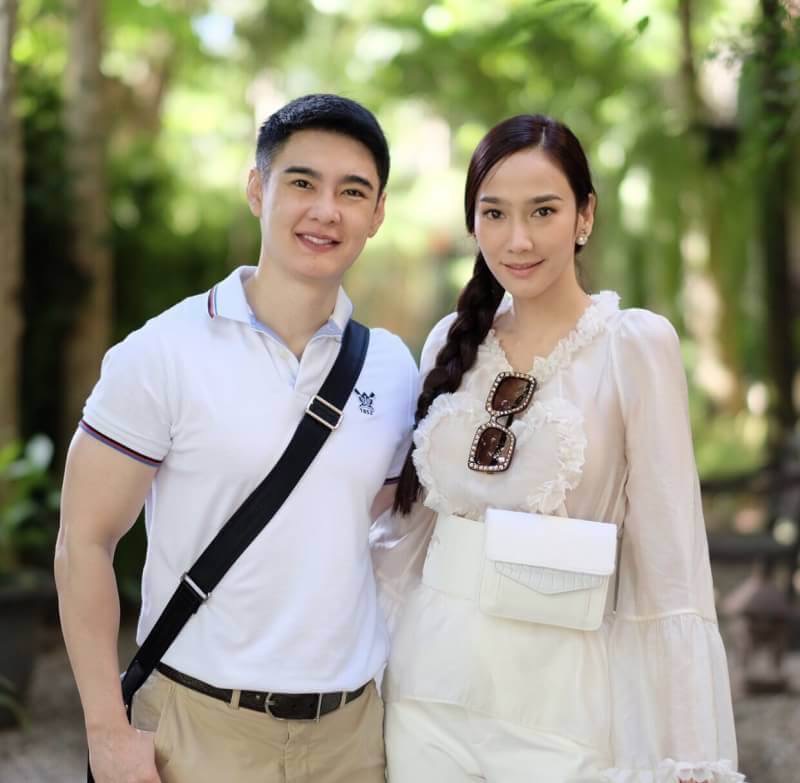 มาเพิ่มแล้วคะ New Arrival !!!! Christian Dior Earring ต่างหูคริสเตียนดิออ งานมุกอะไหล่ทอง รับรองสวยวิ้งมากกกกก งานดี ตัวเรือนเงาวิ้งมากๆคะรับประกันความพอใจเลยค่ะ ตัวเสียบแน่นไม่หลุดง่ายค่ะ ตัวเรือนสีทองดูหรูมากๆค่ะ ใส่ออกมาน่าร๊ากกกก จัดเลยคร่าา งานชุบ 18