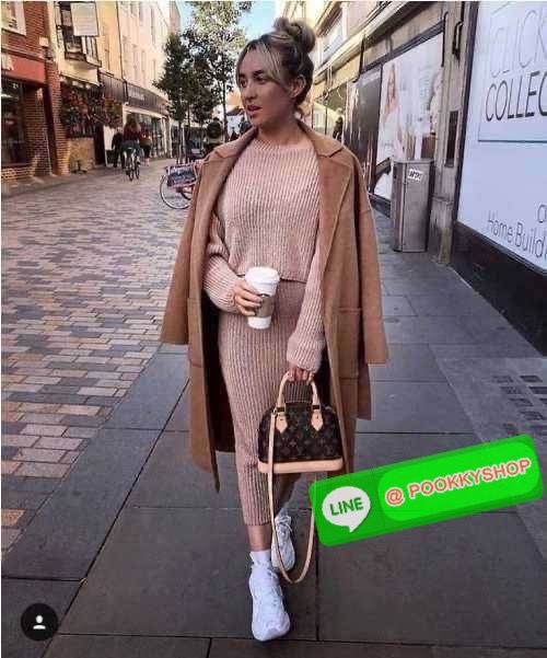 HOT ITEM!! LV Alma bag กระเป๋าทรงโดมสุดฮิต ที่สาวๆตามหา สวยสะพายขับผิว อัพลุคไฮน์ที่สุด ขนาดกำลังดี วัสดุหนังแคนวาส สลับหนัง cowhide เรียบ ดูหรู หูจับในตัวทำให้ใช้งานได้สะดวก และมีสายครอสสะพายข้างให้ เปิด-ปิดด้วยซิป มีกุญแจล็อคได้ ภายในโล่งกว้าง ใส่ของสำค