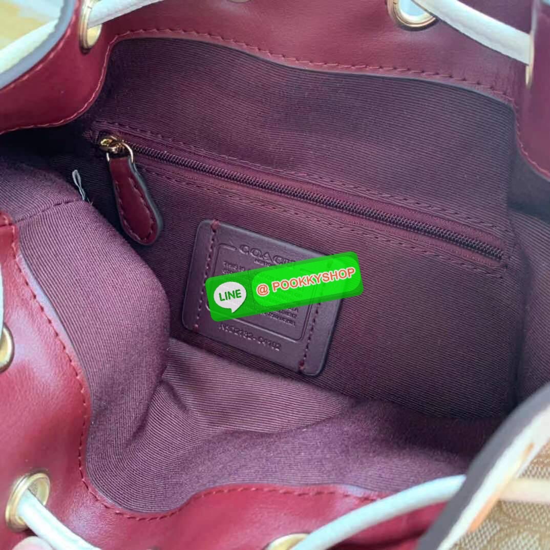 New arrival! 🌈น้องใหม่ล่าสุด สวยหรู ดูดีมากๆค่ะ! COACH DEMPSEY DRAWSTRING BUCKET BAG ((C4100//C4102)) พร้อมส่งที่ไทยค่ะ! กระเป๋าทรงขนมจีบ หนังแท้นิ่มสวยมากๆค่ะ จุดเด่นด้านหน้าปั้มโลโก้แบรนด์ ปากกระเป๋าแบบหูรูดใช้งานง่าย ภายในสามารถใส่ของจำเป็นในชี