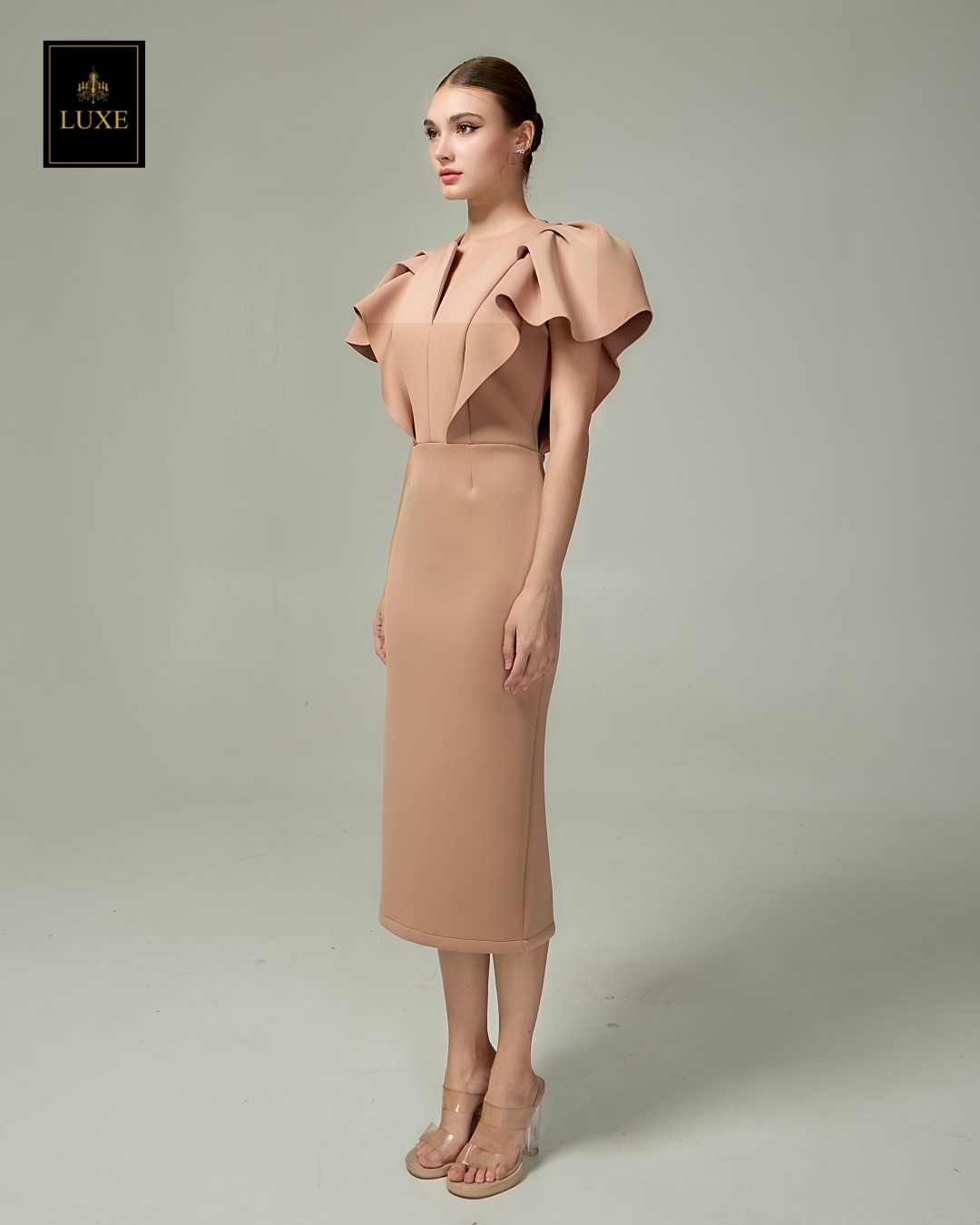 เดรสแฟชั่น เดรสเสื้อคอกลมผ่าหน้า แขนระบาย กระโปรงทรงสอบ