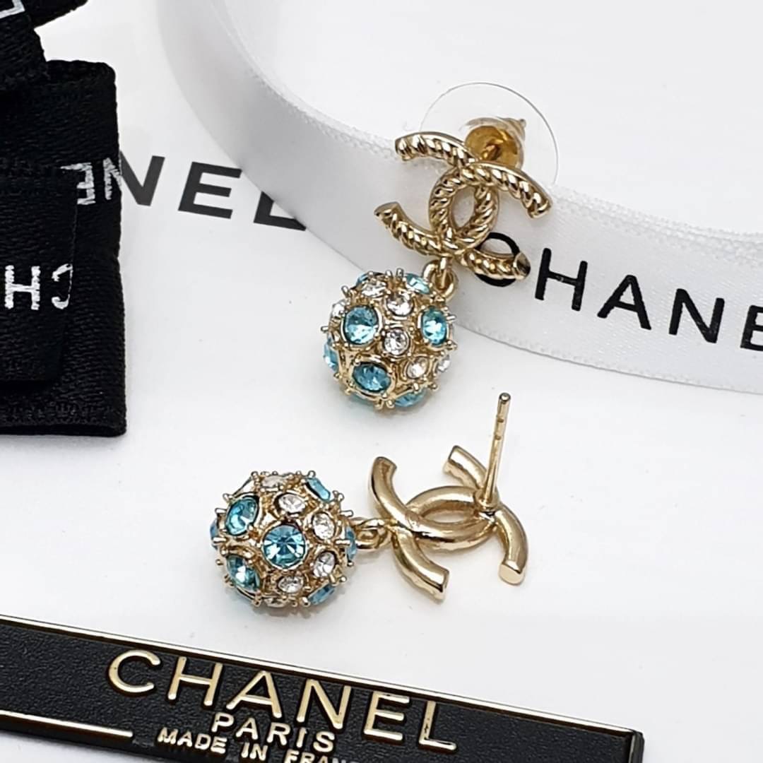 Super Hi-End Quality !!!! ((งาน 1:1 เหมือนในช็อปมากที่สุดในท้องตลาด)) Chanel Earring ต่างหูชาแนลงาน 1:1 เหมือนของแท้เป๊ะๆค่ะ ชนช็อป คอลล่าสุดปลายปี 2019 รับรองงานสวยมากกกกก ดูหรู ดูผู้ดีสุดๆ งานดี งานคุณภาพดีมากๆมากๆคะรับประกันความพอใจเลยค่ะ ตัวเรือนสีทอง