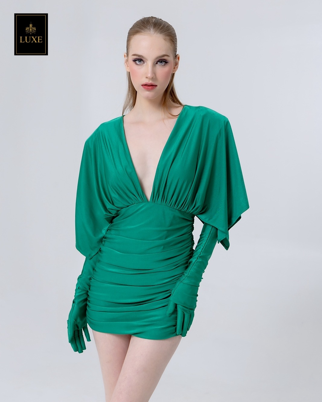 เดรสแฟชั่น เดรสกระโปรงเข้ารูป เสื้อคอวีแขนในตัว มาพร้อมถุงมือยาว