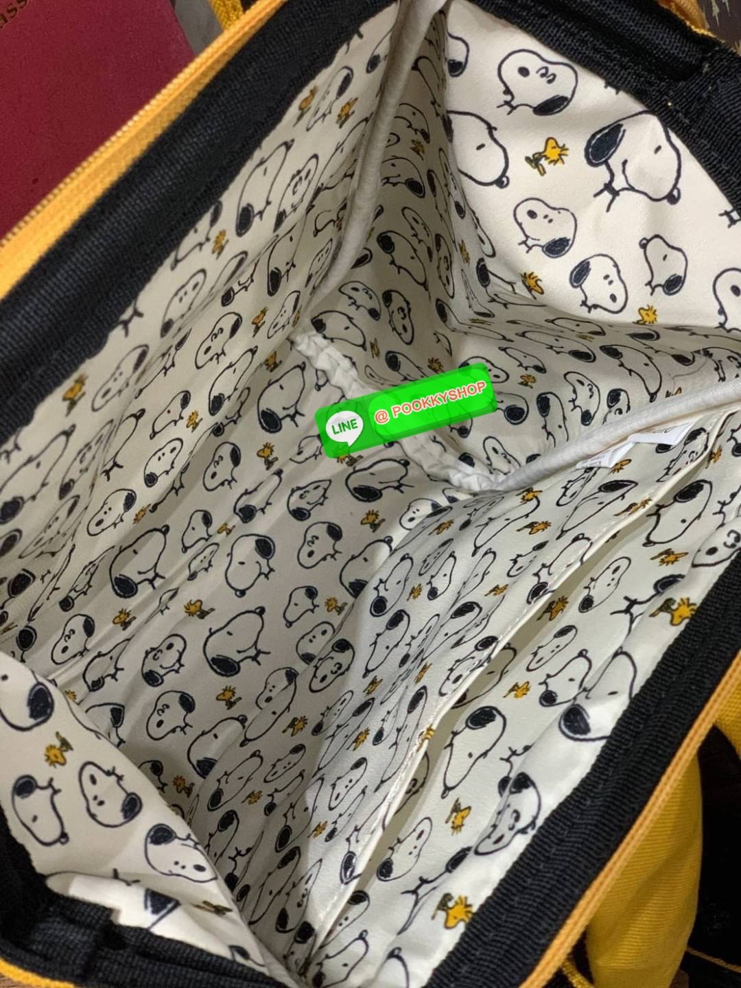 ANELLO x Peanuts Backpack (Size Kids) os-s043 ได้ Collaboration หรือเป็นการร่วมงานกับตัวการ์ตูนสุดคลาสสิคอย่าง Peanuts มานำเสนอโดยเอาคาแลคเตอร์ ในการใช้ชีวิตประจำวัน ที่เหมาะสม มาวางบนตัวกระเป๋า กระเป๋า anello (อเนลโล่) กระเป๋าเป้แบรนด์ของญี่ปุ่น ที่มีเอก