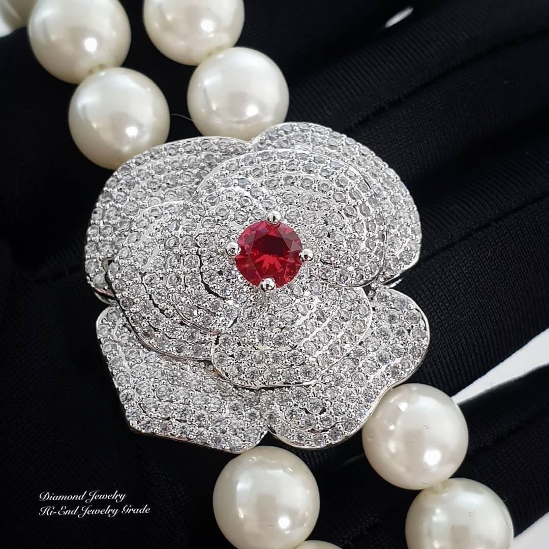 Hi-End Quality !!!!! สร้อยมุกประดับจี้งานเพชร CZ แท้ค่ะ สวยเป๊ะมากๆๆค่ะ มุกญี่ปุ่นเงาวิ้งสวยเหมือนมุกแท้เลย มุกเคลือบ 3 ชั้น จี้มุกประดับเพชร CZ แท้ เพชรละเอียดฝังอย่างดี ไฮโซที่สุดในสามโลก เรียบๆดูดีมากค่ะ มีติดบ้านไว้เลยนะคะสาวๆ รุ่นนี้ขอแนะนำเป็น Must