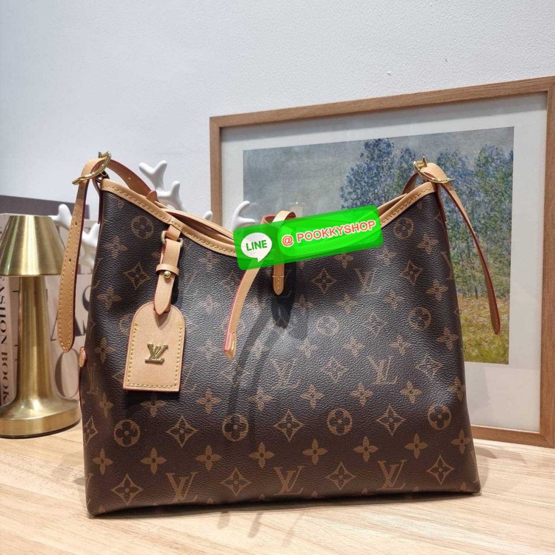 LV CARRYALL BAG 🔆 Details ใหม่ล่าสุด รุ่นลิมิเต็ดที่สาวๆตามหา จากเคาน์เตอร์ dutyfree กระเป๋าสะพายไหล่ทรงสวย ดีไซน์เรียบง่ายคลาสสิค หรู ดูผู้ดี รูปทรงใช้งานง่าย มาพร้อมใบลูก ไว้เก็บของจุกจิก ปากกระเป๋ามีสายหนังผูกกันของหล่นได้และยังมีกระดุมแม่เหล็ก