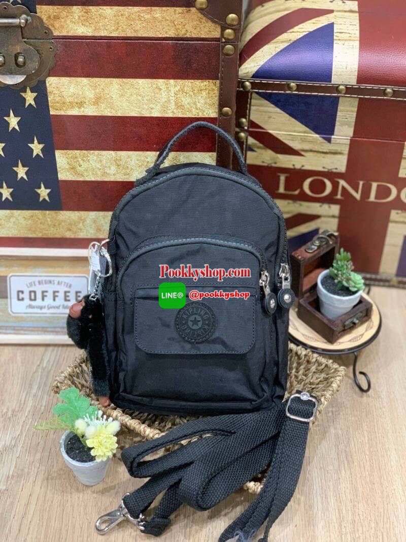 Kipling alber solid Convertible mini backpack (HD7349) กระเป๋าเป้ขนาดมินิ สไตล์3in1 ที่สามารถถือ/สะพายข้างหรือเป็นเป้ก็ได้ มีช่องซิปใช้งาน2ช่อง ภายในแบ่งเป็นช่องเล็กใส่ของจุกจิก ด้านหน้าเพิ่มช่องเล็กเปิดปิดด้วยกระดุมแม่เหล็ก มาพร้อมพวงกุญแจลิงขนปุกปุยและส