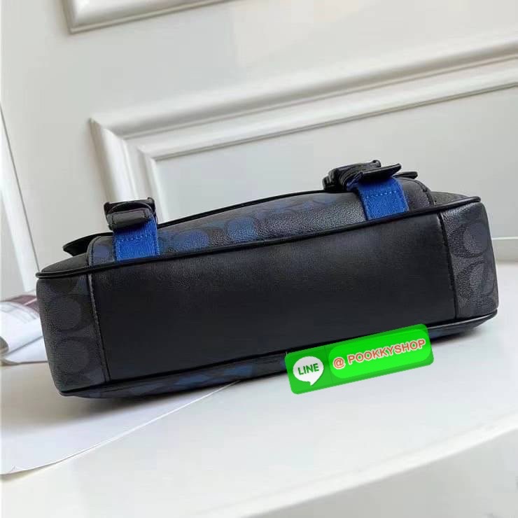 COACH TRACK CROSSBODY IN COLORBLOCK SIGNATURE CANVAS WITH COACH PATCH (C6657) 🛍🛍กระเป๋าสะพายทรงแมสเซ็นเจอร์ ทรงสวยรุ่นที่ต้องมีติดตัวคะหนุ่มๆ จุของได้เยอะมากแบ่งเป็นสัดเป็นส่วน วัสดุหนังแคนวาสสลับหนังแท้ กระเป๋ามีตัว ล็อค มีซิปด้านใน ด้านห