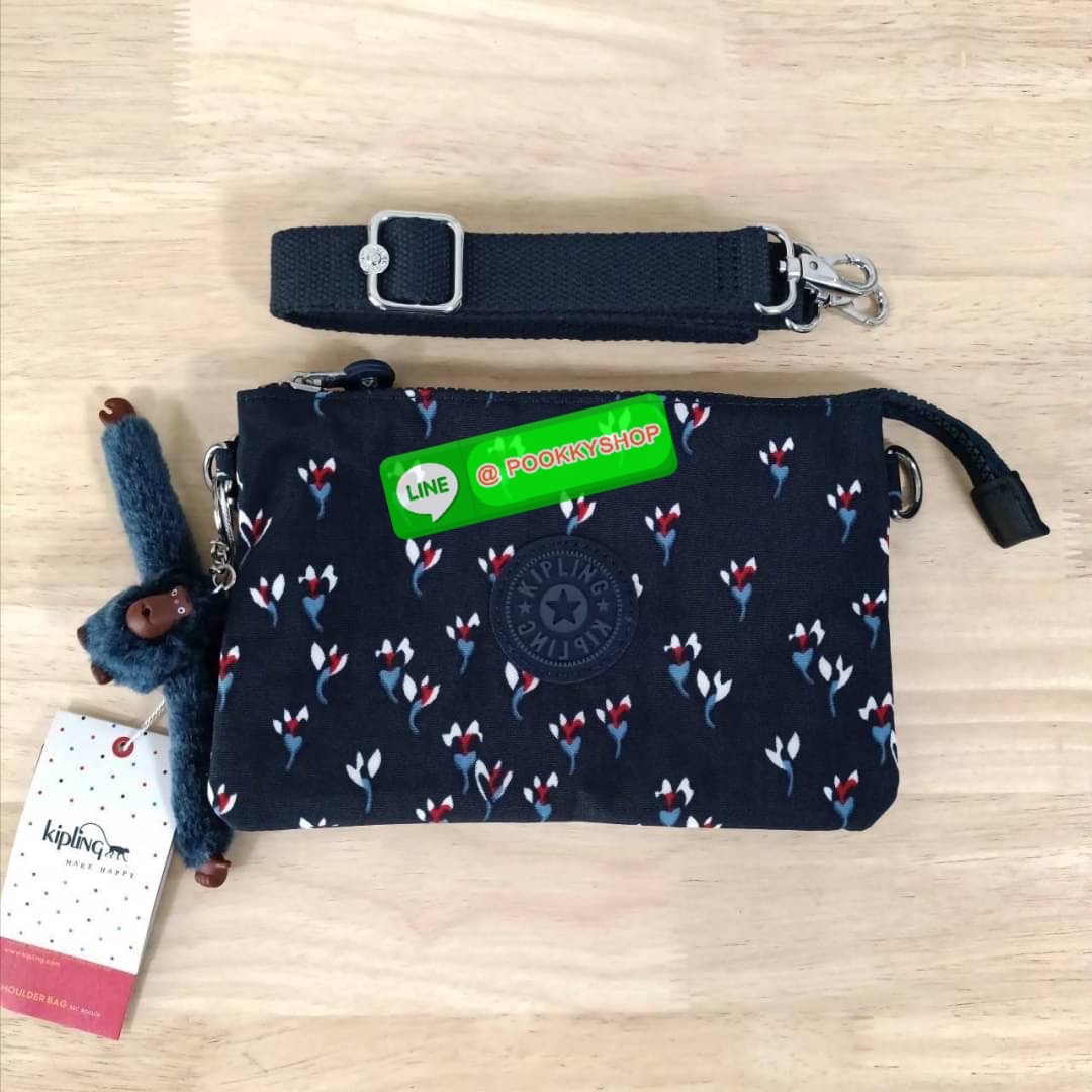 KIPLING Creativity X Crossbody Bag กระเป๋าสะพายวัสดุ Nylon&Polyester 100% ขนาดกำลังน่ารัก เปิดปิดด้วยซิป มา พร้อมพวงกุญเเจลิงน้อย ด้านในมีช่องใส่ของ2ชช่อง เพิ่มตรงกลางมีช่องซิปอีก1ช่อง มีสายคล้องพวงกุญแจ ใส่ของได้จุมาๆเลยค่ะ มีสายสะพายยาวเลื่อนปรับระดับได