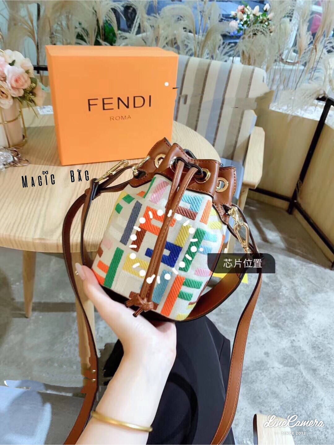 New FINDI กระเป๋า FINDI กระเป๋าสะพายข้างล่าสุดใหม่ล่าสุด งานชนช๊อป ปั้มทุกจุด งานสวยมากคะ งานเป๊ะคะรับประกันคุณภาพ