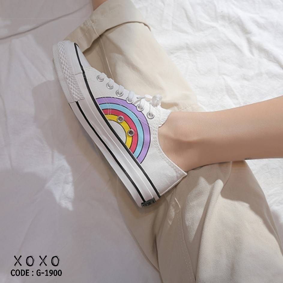 สินค้าพร้อมส่ง Little Pony ผ้าใบ งานน่ารัก สาวก Little Pony ไม่ควรพลาด งานขายดี สวมใส่สบาย กว้าง ไม่บีบหน้าเท้า ส้นเสมอ มีรูร้อยเชือดด้านบน ปรับกว้างกระชับได้ แมทส์ชุดง่าย ใส่แล้วน่ารักเลย เก๋ เก๋ วัสดุเป็นผ้าแคนวาส เป็นสกีนเนื้อลึก ทำความสะอาด ซักได้ปกติ