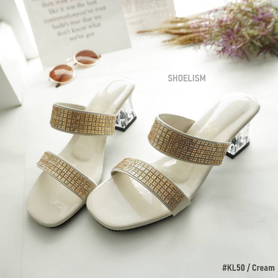 New item งานสวย แมกซี่2 เพิ่มความมั่นใจให้กับสาวๆ รองเท้าส้นแม็กซี่ ใส่ทำงานก็ดี ออกงานก็โดน แต่งเพชรวิบวับ เพิ่มความเก๋ นิ่มสบายเท้า แนะนำค่า