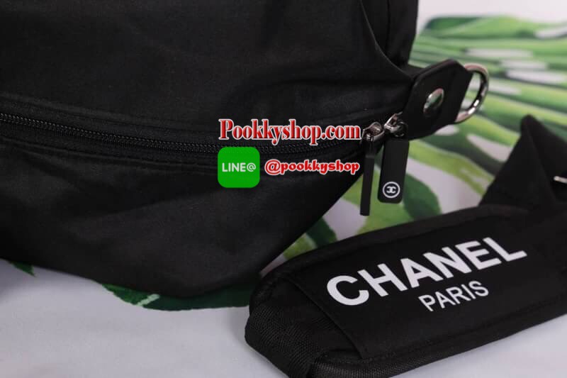 Chanel Authentic VIP Gift Bag Duffle Gym Travel -สินค้าเป็นของแท้ ใหม่ จากเค้าเตอร์เครื่องสำอาง/ น้ำหอมของแบรนด์- Chanel vip gift bag ของแท้ 100% ใช้เป็นกระเป๋าเดินทาง/ไปฟิตเนส ไปยิม หัวซิปปั้มโลโก้ ด้านในเป็นช่องกว้าง และช่องซิป ฐานกระเป๋ามีช่องแยกใต้กระ