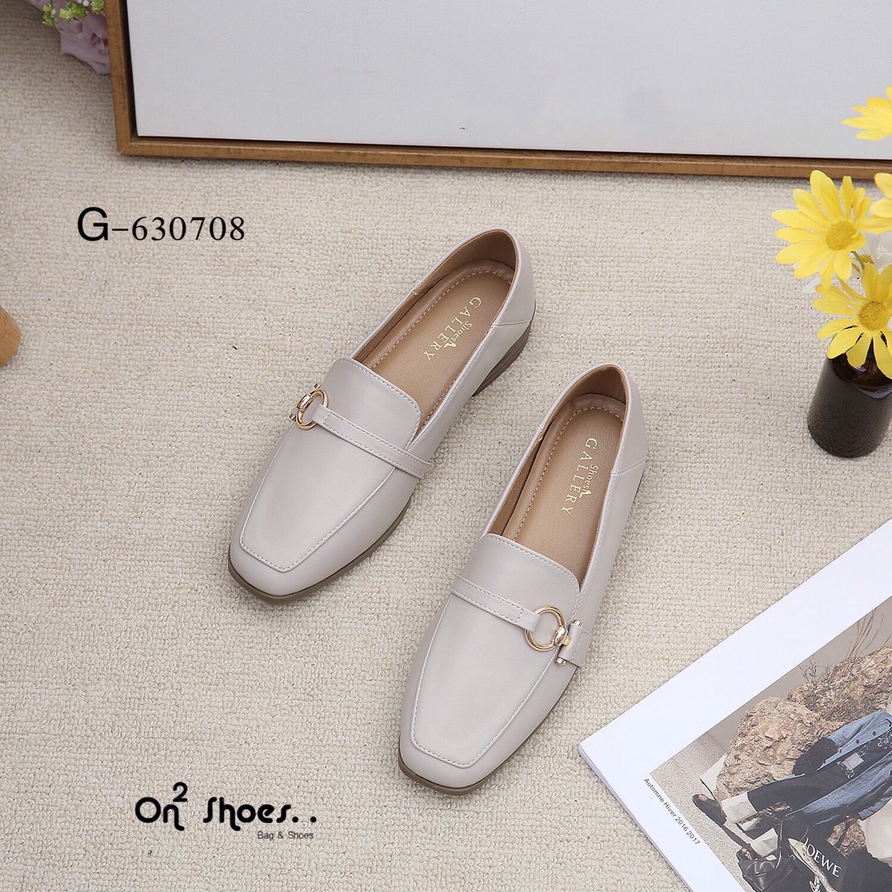 รองเท้าคัชชูทรง Loafers สไตล์แบรนด์หน้าประดับอะไหล่ทองพื้นซัพพอร์ตใส่สบาย มีกันลื่นทรงสวยใส่เข้ากับชุดได้ง่ายทั้งชุดทางการและชุดแฟชั้นอัพชุดสวยใหัดูดีขึ้นด้วยค่ะ