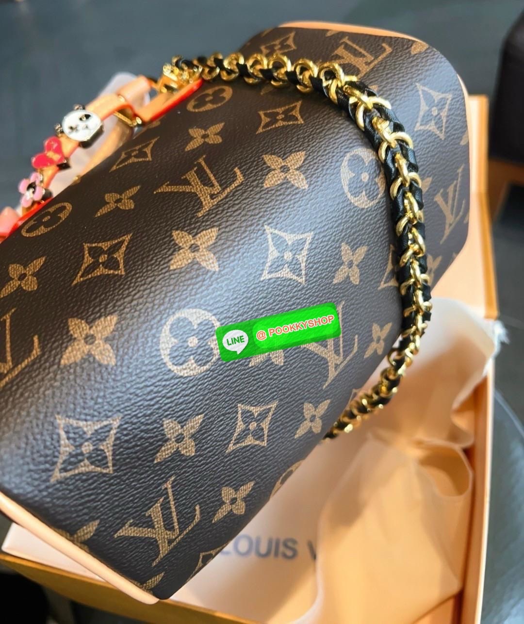 จำนวนจำกัด ไม่ทันราคานี้คือพลาดมากๆค่าสาวๆ ได้รุ่นนี้ไปไม่ผิดหวังค่าสาวๆ น้องมาพร้อมAccessories brand จัดเต็มในใบสวยมากๆ! #หมดรอบนี้ไม่เจ้าแล้วจ้าา LOUIS VUITTON SPEEDY 20 WITH CHARM (Limited Edition vip duty free ตปท.) 🔖พร้อมส่ง! ใบน้องขนาดกลาง ห