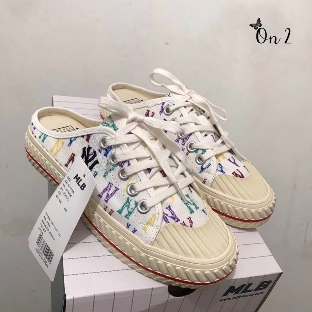 พร้อมส่ง รองเท้าผ้าใบเปิดส้น MLB playball origin mule new york yankees logo NY ⚪️⚪️ สวยเทห์ เปะปังมาก งานPremium Quality