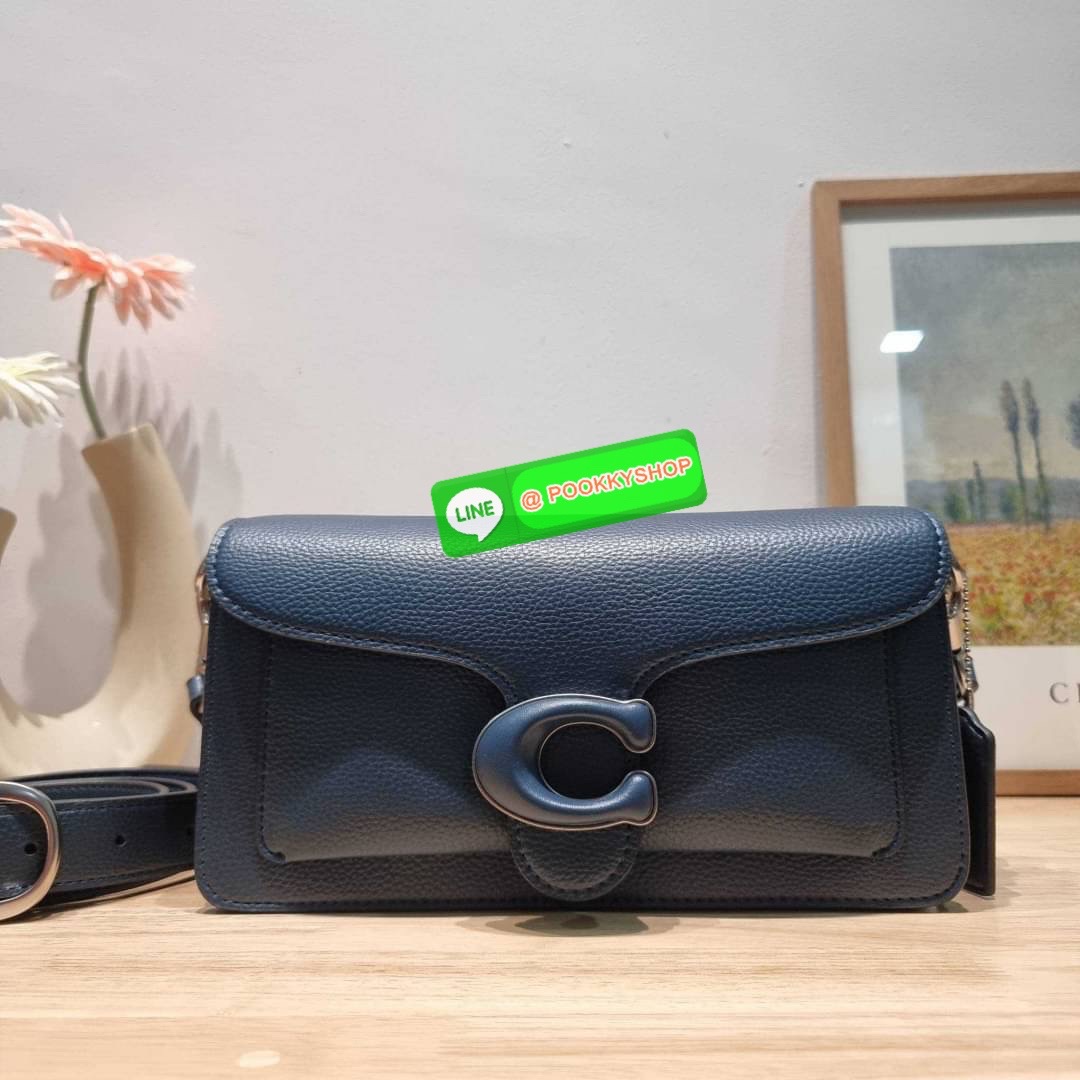 COACH CH735 TABBY SHOULDER BAG 26 🔆 Details ดีไซน์ใหม่ปี 2023 กับกระเป๋าสะพายไหล่สุดฮอต วินเทจย้อนยุค สวยคมชัด คลาสสิคใช้ได้ทุกลุค เปิด-ปิดด้วยแม่เหล็กในตัว รับรองแน่นหนา ด้านหลังมีช่องแยก ภายในเป็นช่องโล่ง ขนาดกำลังสวย มีสายสะพายมาให้ถึง 2 แบบ สา