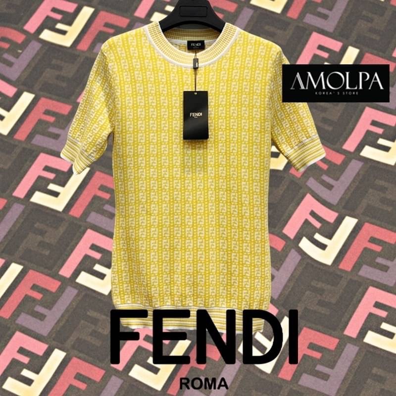 รอบ10 ......... ขายดีม๊ากกก ผ้าดีม๊ากกกก ใส่สวยย ทรงเป๊ะ ๆ # FENDI ลายใหม่ล่าสุด ชนช๊อปปป ต้องเก็บทุกสี จับผ้าแล้วคือดีสุดดๆ ผ้าแน่น ใส่แล้วให้ความรู้สึกไม่ร้อนเลยยย ใส่สวยจริงๆค่า อกคืออก เนินเด้ง สวยงามสุดๆ พร้อมส่ง!! เสื้อแขนสั้นFENDI KNITT ตัวล่าสุด 2