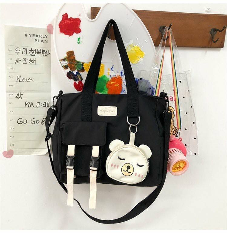 รุ่นใหม่ พร้อมส่ง!!!!!!! Miki Bear cross bag (BP) คุ้มมาก ช่องเยอะมากถึงมากที่สุด แถมฟรี! พวงกุญแจหมีเป็นซิป ใส่บัตรใส่เหรียญได้ ถอดออกแยกใช้งานได้ เนื้อผ้ากันน้ำด้วยนะ