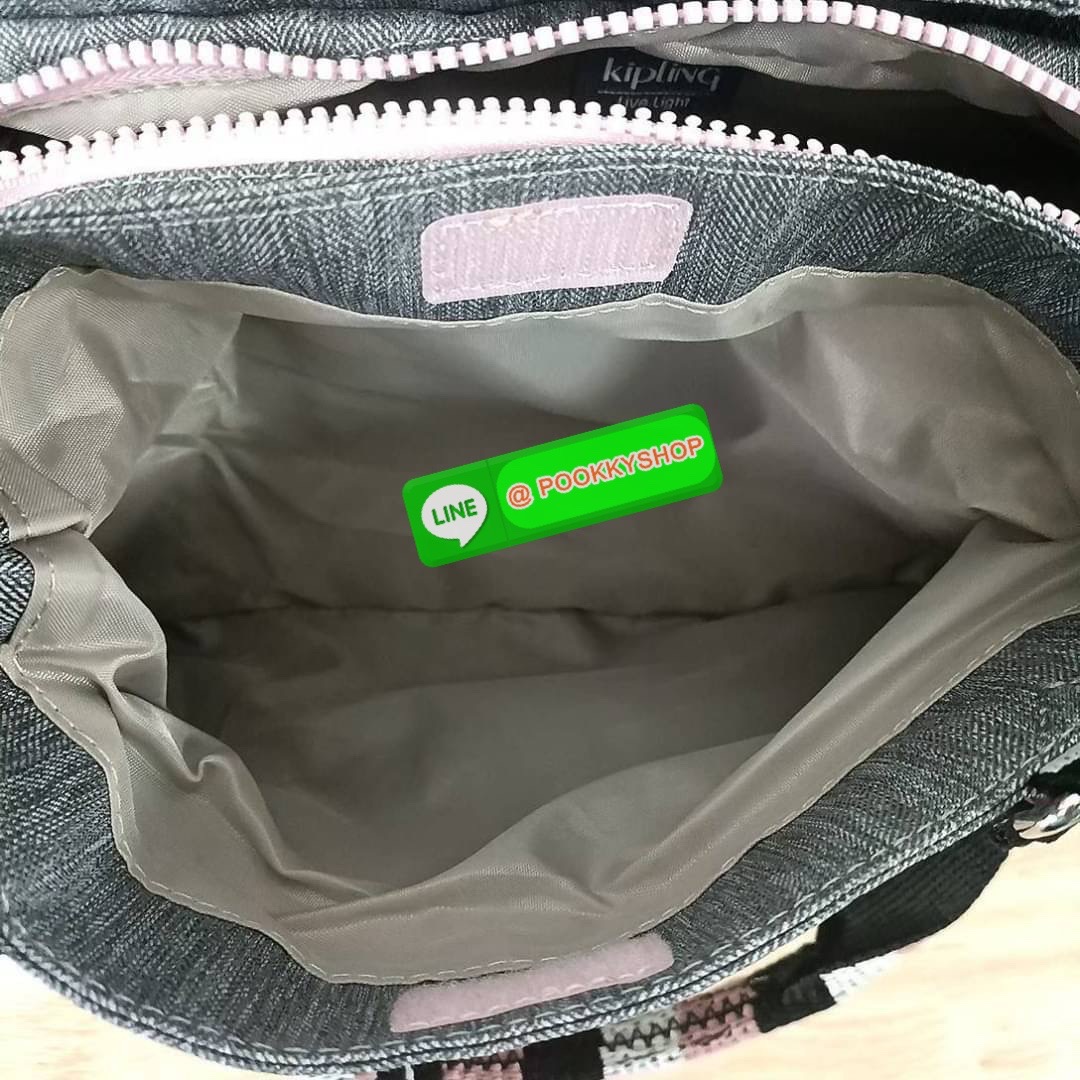 Kipling Damen Orelie Henkeltasche handbag กระเป๋าถือหรือสะพาย ขนาดกลาง วัสดุ Nylon 100% หูถือสูง 7 นิ้ว สายสะพายยาว สายสะพายยาว 126ซม. มีช่องแยกใช้งานหลายช่อง ประกอบด้วย -ด้านหน้า ช่องซิปลึกถึงฐานกระเป๋า -ด้านหลัง ช่องซิปลึกถึงฐานกระเป๋า -ช่องใช้งานหลักด้