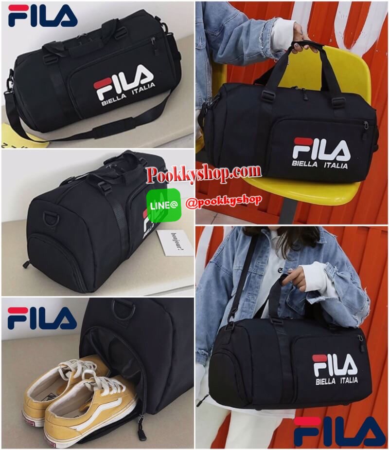 MUST HAVE! FILA LARGE TRAVEL BAG แบรนด์สัญชาติอิตาลีที่มีประวัติยาวนานกว่า 100 ปีมาแรงที่สุดในเกาหลีและไทยดีไซน์ Unisex ใช้ได้ทั้งชายหญิง ใบใหญ่จุใจ น้ำหนักเบา วัสดุ Nylon&Polyester100% กันน้ำ ด้านหน้ามีโล้โก้และช่องซิป เปิดปิดด้วยซิปสะดวกใช้ มีช่องใส่รอง