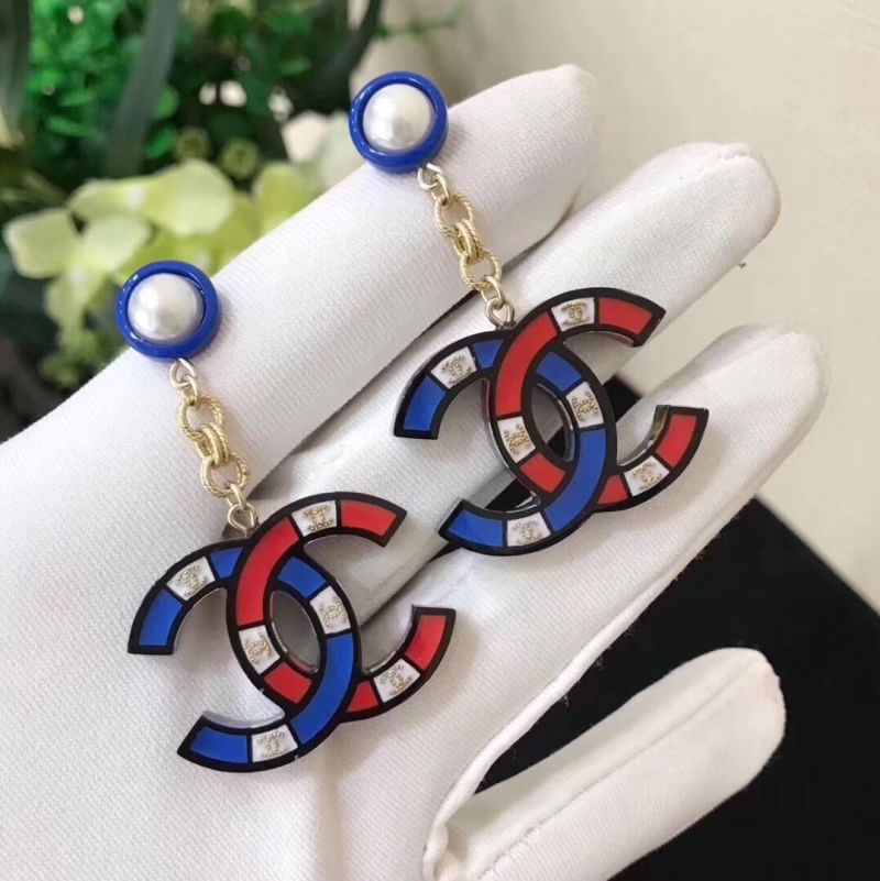 Super Hi-End Quality !!!! ((งาน 1:1 เหมือนในช็อปมากที่สุดในท้องตลาด)) Chanel Earring ต่างหูชาแนลงาน 1:1 เหมือนของแท้เป๊ะๆค่ะ รับรองงานสวยมากกกกก ดูหรู ดูผู้ดีสุดๆ งานดี ตัวเรือนคุณภาพดีมากๆมากๆคะรับประกันความพอใจเลยค่ะ ตัวเรือนสีทองเฉดอ่อน ไฮโซมากค่ะ คอนเ
