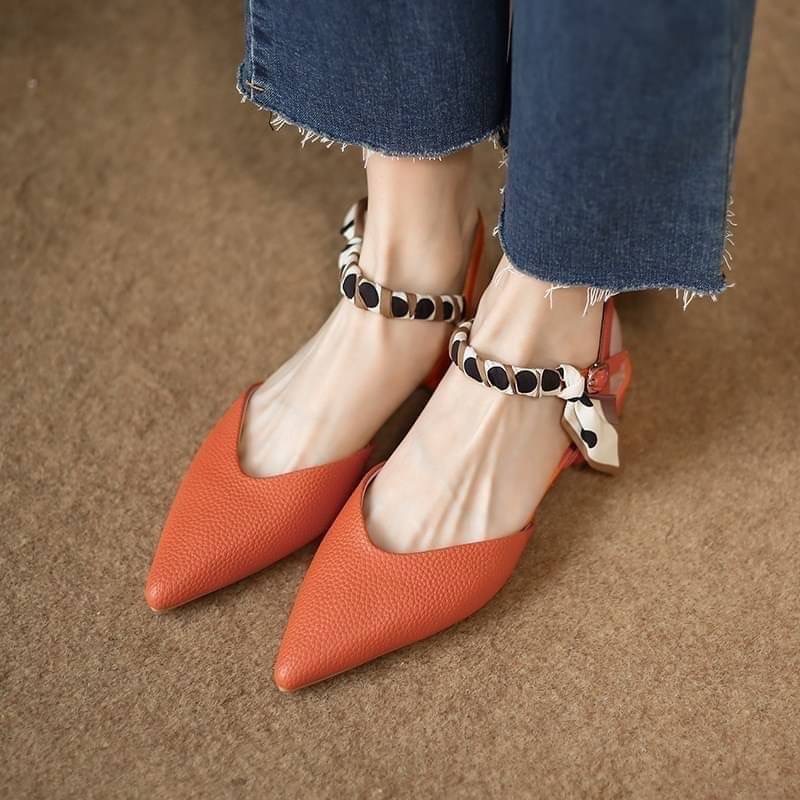 พร้อมส่ง👠👠👠รองเท้ารัดส้น คาดสายผ้า ทรงหัวแหลม ซับหนังนิ่ม ใส่สบายมาก น่ารักค่ะ บอกเลย สวยมากจ้า