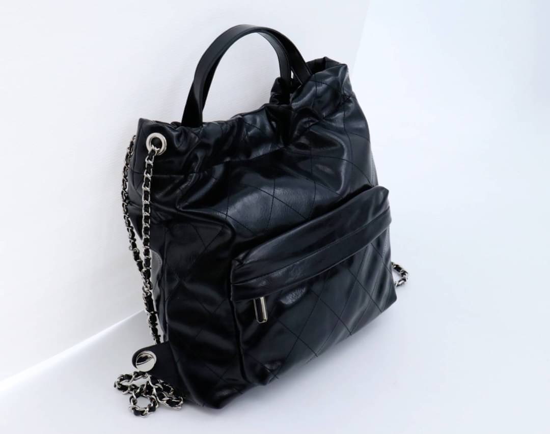 New!! 💥 กระเป๋าสวยชิค สามารถถือได้ สะพายเป็นเป้ได้ งานสวยเนี๊ยบ วัสดุสวยหนา หนังอย่างดี