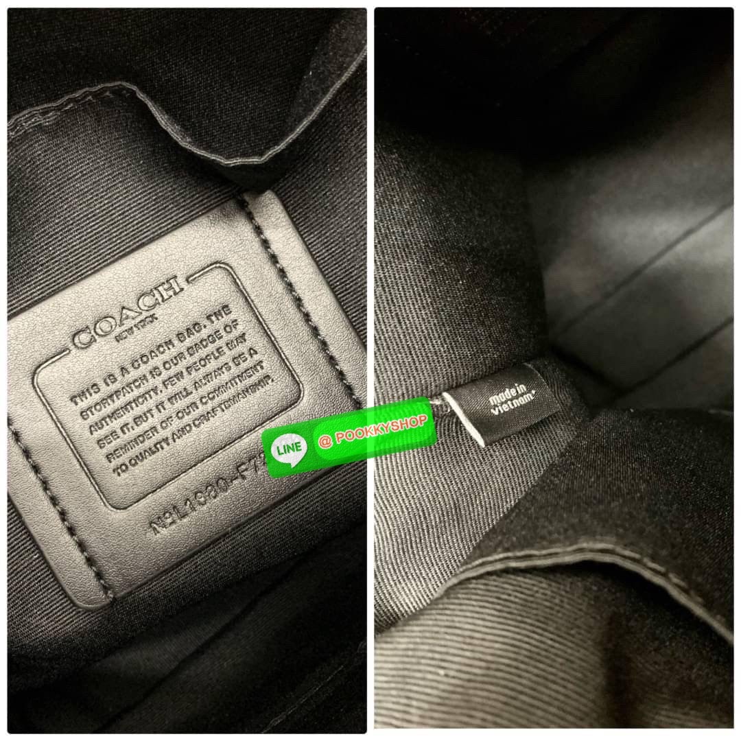 COACH Houston Flight Bag In Signature ((73336)) พร้อมส่งอีกครั้งค่ะ รุ่นที่คุณผู้ชายต้องมีติดตัว! กระเป๋าสะพายครอสบอดี้ร์ หนังแท้ หนังนิ่มดีค่ะ ด้านหน้าเป็นช่องซิปยาวให้หนึ่งช่อง เปิดปิดกระเป๋าแบบซิปภายในโล่ ใส่ของได้เยอะพอประมานเลยนะคะ พร้อมช่องแยกย่อย ใ