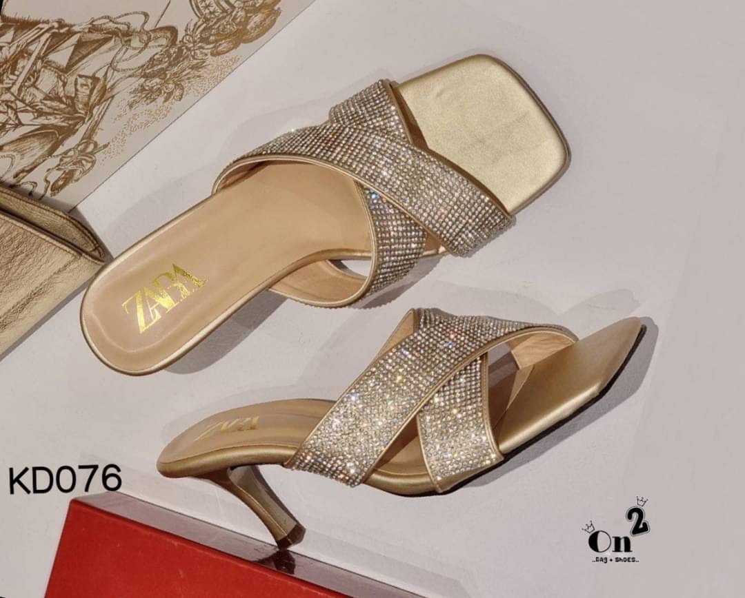 รองเท้าส้นสูง Zara หน้าไขว้ประกายเพชรสูง 3" งานสวยหรูอัพลุคให้ดูแพง ใส่ง่ายเข้าได้กับทุกชุดค่ะ