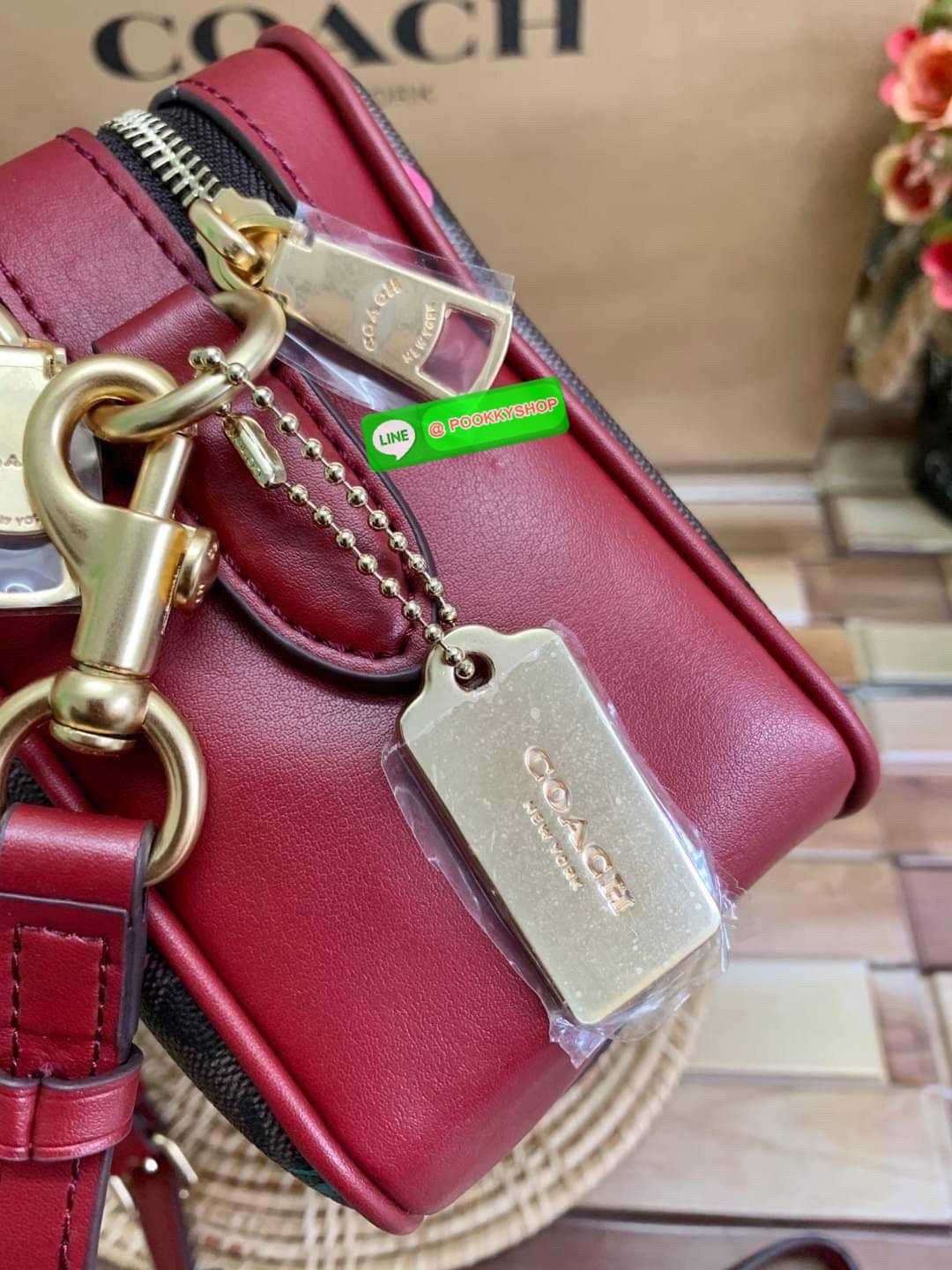 COACH JES CROSSBODY IN SIGNATURE CANVAS WITH HEART PETAL PRINT((C7617)) พร้อมส่งที่ไทยค่ะ! กระเป๋สะพายครอสบอดี้ร์ หนังแท้แคนวาสเคลือบลาย ทั้งใบปริ้นล์ลายดอกไม้หัวใจ สวยหวาน ละมุนหมากๆค่ะ เปิด-ปิดกระเป๋าแบบ2ช่องซิปหลัก ภายในสามารถใส่สัมภาระได้เยอะ ช่องกว้า