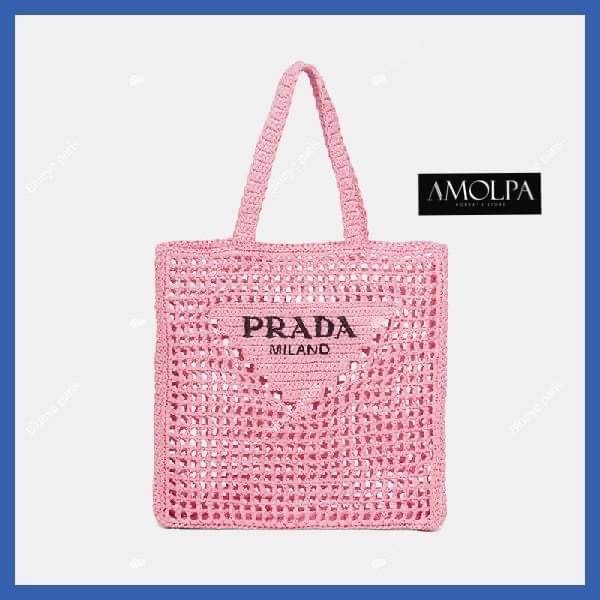 รอบ 2 มาค๊า ใครไม่มีไม่ได้ล๊าววววน๊า เก็บทุกสียังไม่ผิดหวังงงน๊า PRADA RAFFIA TOTE BAG…… ❤️NEW ACCESSORIES BY AMOLPA❤️ BRAND : PRADA Detail - มาต่อที่ ACCESSORIES PRADA RAFFIA TOTE BAG ปังมากกก!!! Prada เอาใจสาวๆ สายแฟ…. งานให้ฟิลล์ลิ่งแฮนด์