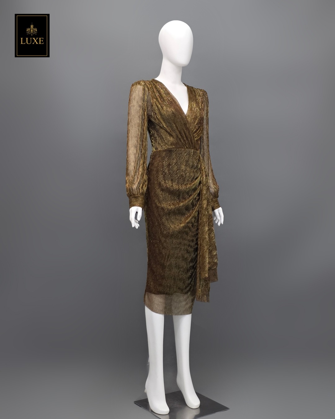 เดรสแฟชั่น เดรสเสื้อคอวีป้ายแขนยาว กระโปรงทรงสอบจับเดรปข้างลำตัว