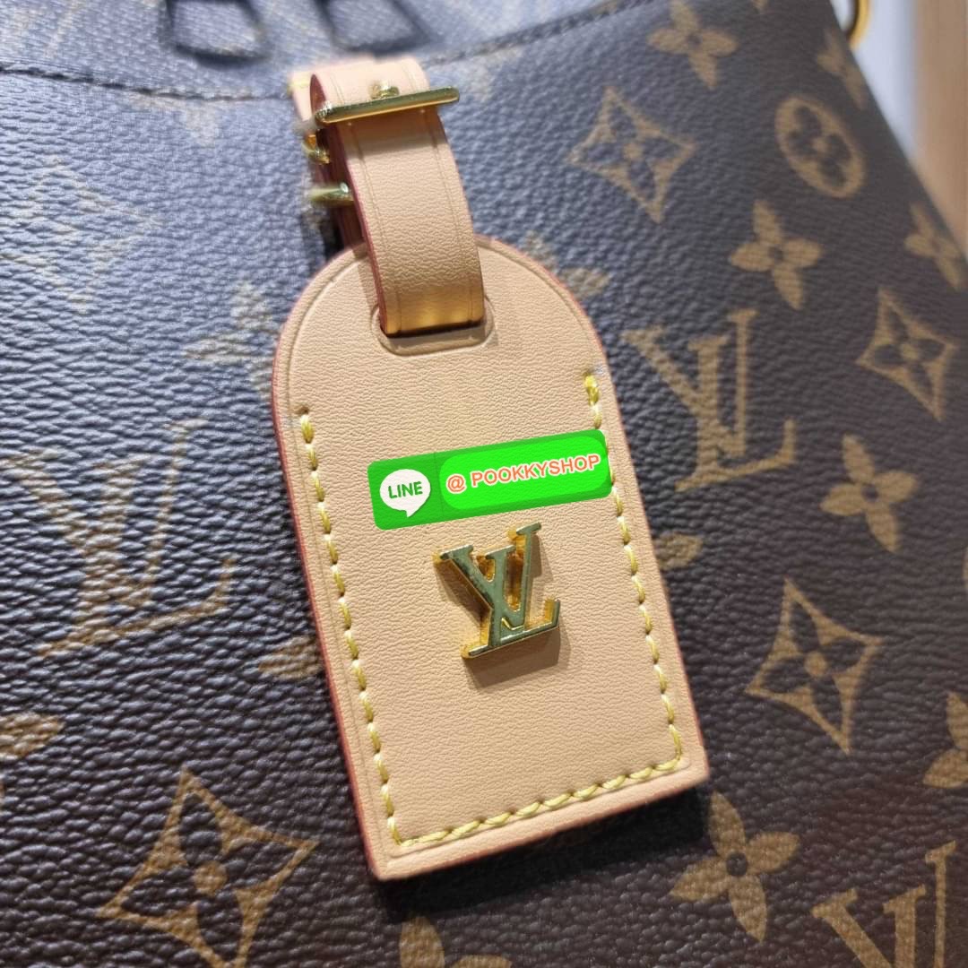 🔆 Model LV odeon bag 🔆 Details ฮอตที่สุด กับกระเป๋าสะพายดีไซน์คลาสสิค ขนาดกำลังดี ทำให้ใช้งานได้สะดวก ปากกระเป๋ามีซิปเปิดปิด ด้านหน้ามีช่องใส่ของได้ ภายในโล่งกว้าง ใส่ได้ทั้งกระเป๋าสตางค์ใบยาว มือถือ ของจำเป็นต่างๆ มาพร้อมสายสะพาย ปรับได้ต